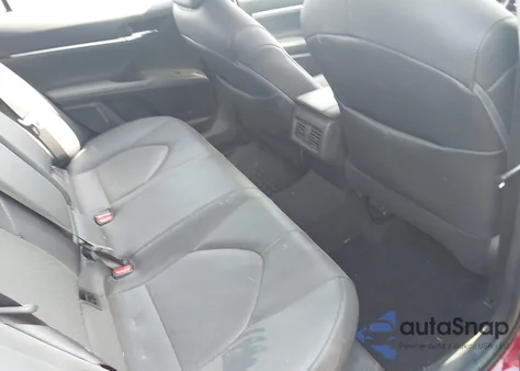 2021 Toyota Camry Xle Hybrid z USA, uszkodzony, nr VIN 4T1F31AK2MU548471